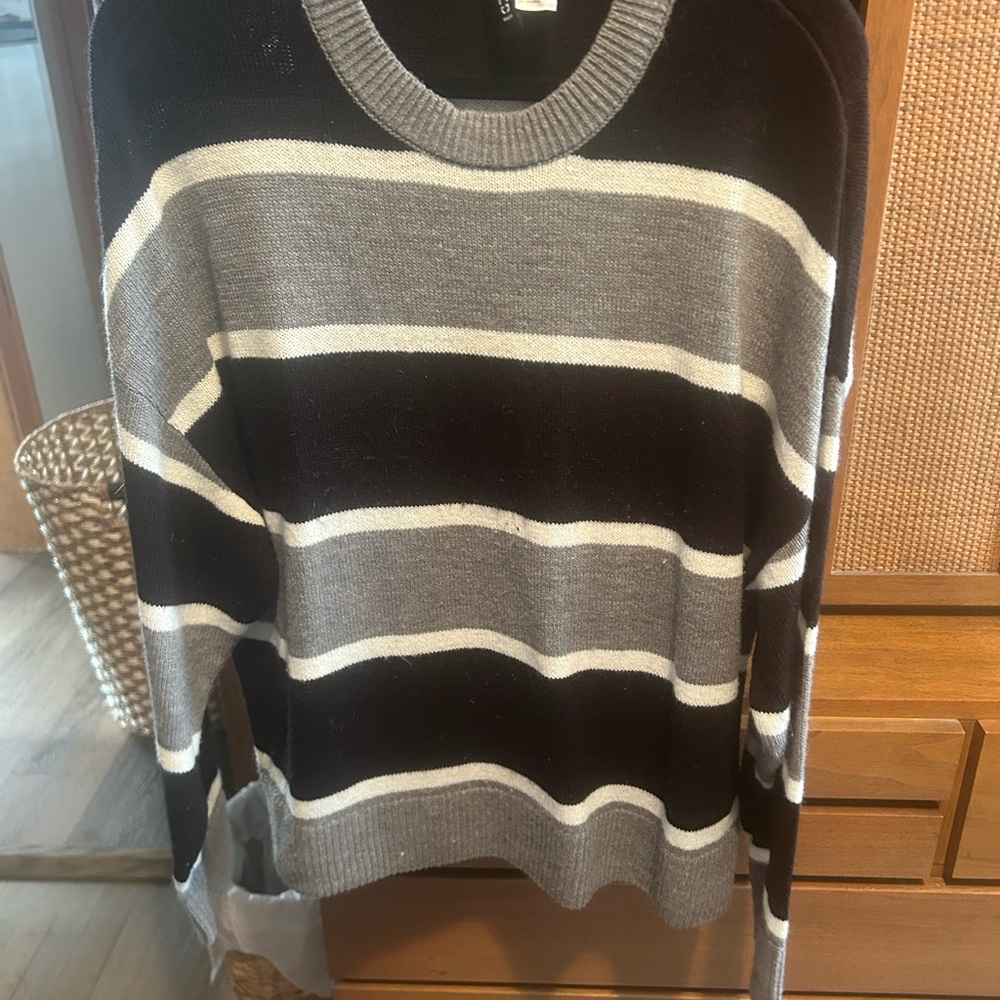 H&M Black and Gray Striped Crew Neck Sweater